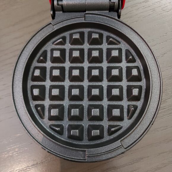 DASH Mini Maker for Individual Waffles Hash Browns Non-Stick 4 in Red - Picture 6 of 9